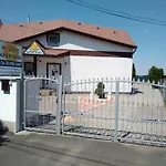 Holiday Apartman 3*