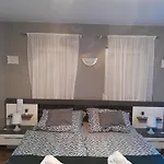 Holiday Apartman Guest house