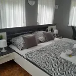 Holiday Apartman Guest house