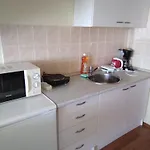 Holiday Apartman Guest house 3*