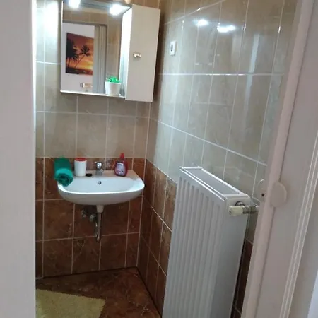 Holiday Apartman 게스트하우스 Bük