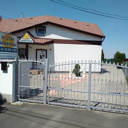 Holiday Apartman 3*