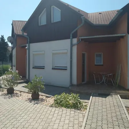 Holiday Apartman *