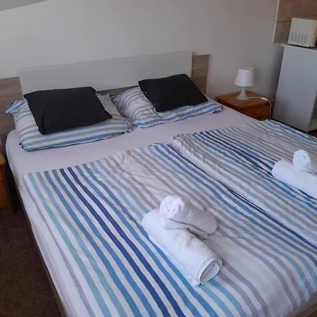 Holiday Apartman Maison d'hôtes