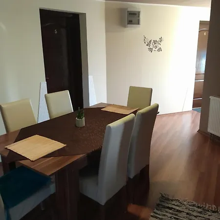 Holiday Apartman *
