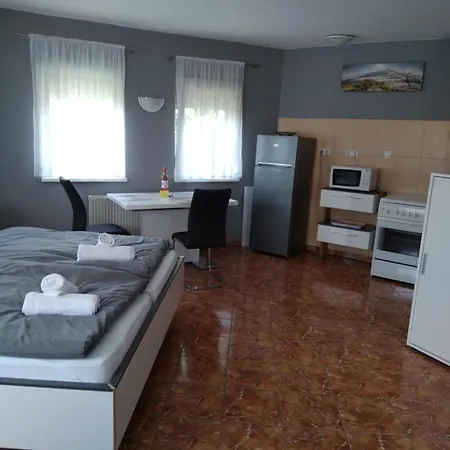 Holiday Apartman Bük
