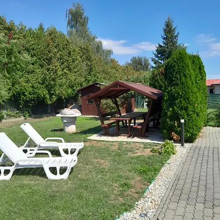 Holiday Apartman Guest house