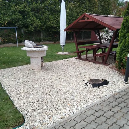 Holiday Apartman Maison d'hôtes Bük