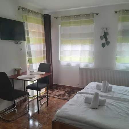 Holiday Apartman 3*