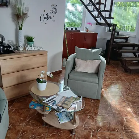 Holiday Apartman Vendégház 3*