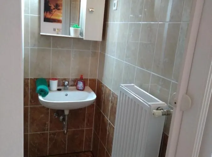 Holiday Apartman בית הארחה Bük