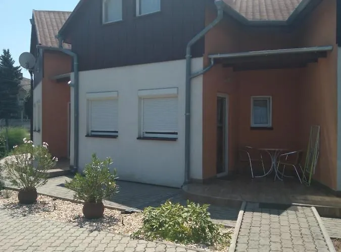Holiday Apartman 3*