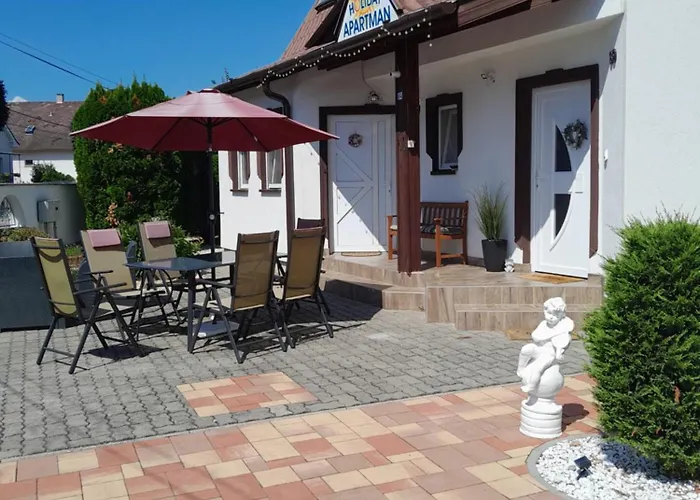 Holiday Apartman בית הארחה 3*