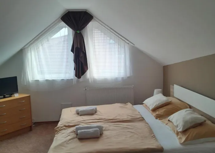 בית הארחה Holiday Apartman Bük